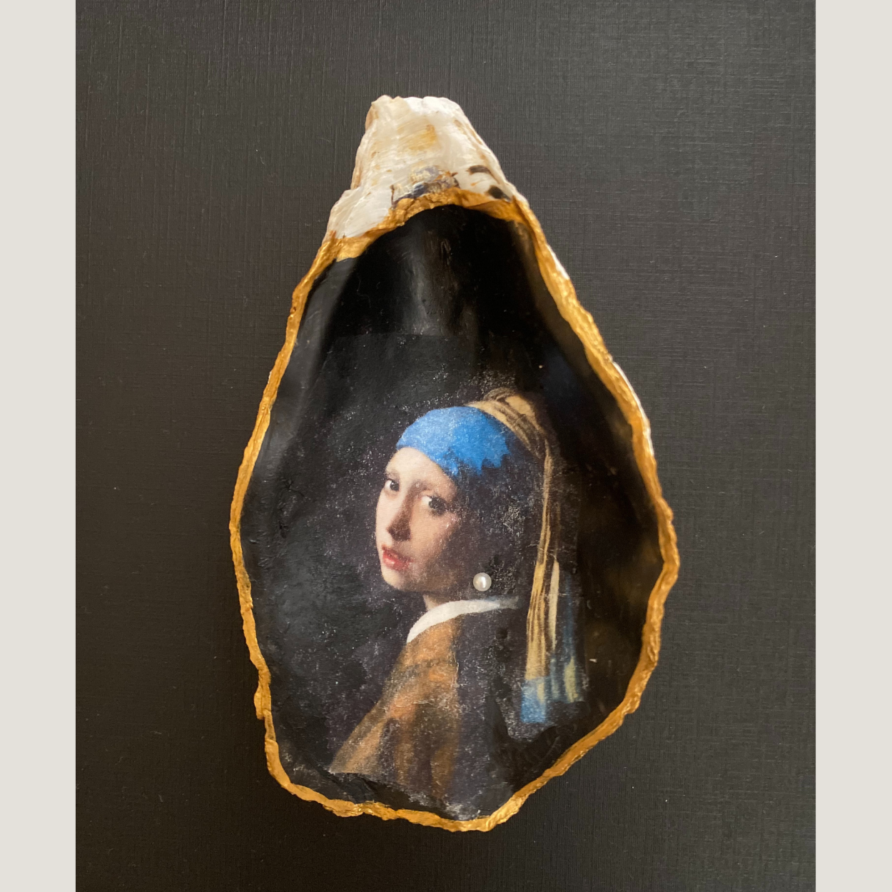 Meisje met de parel in oester - met decoratieve parel